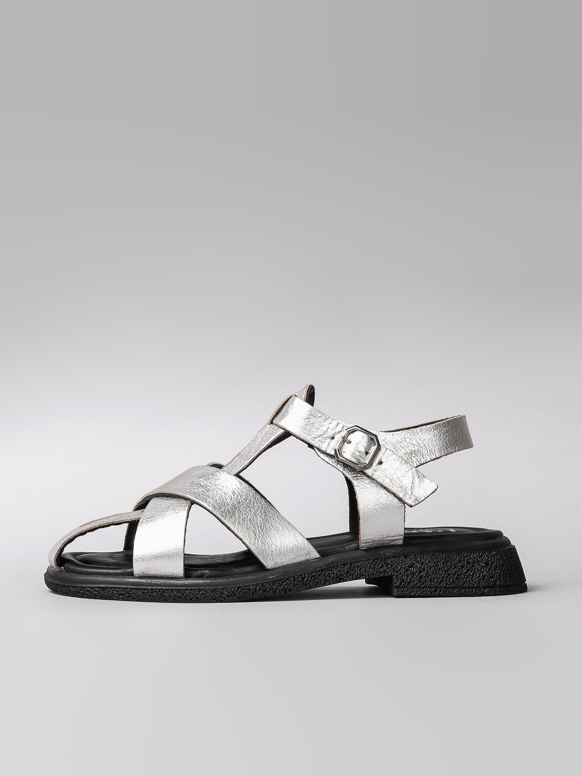 Women's leather sandals