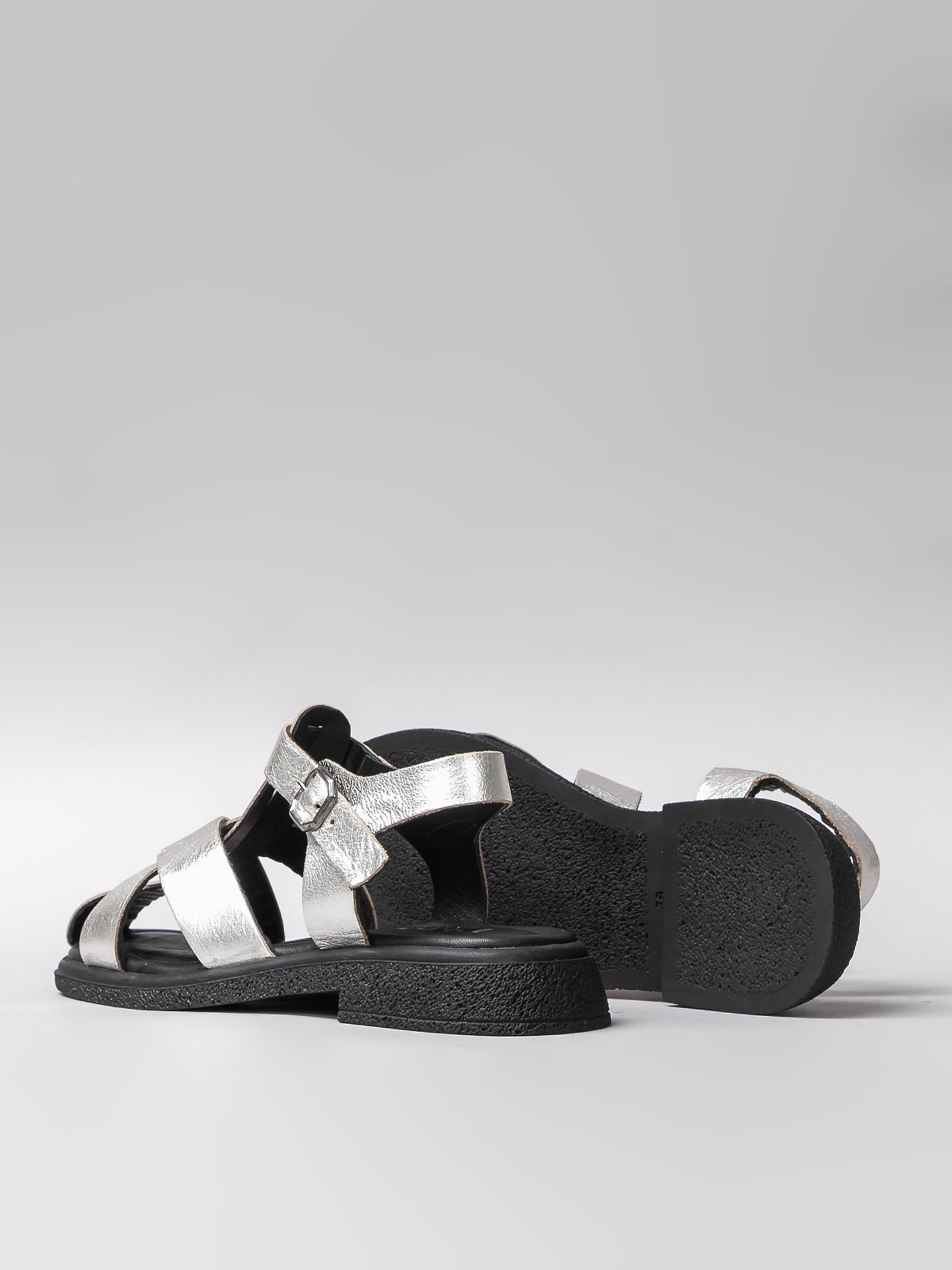 Women's leather sandals