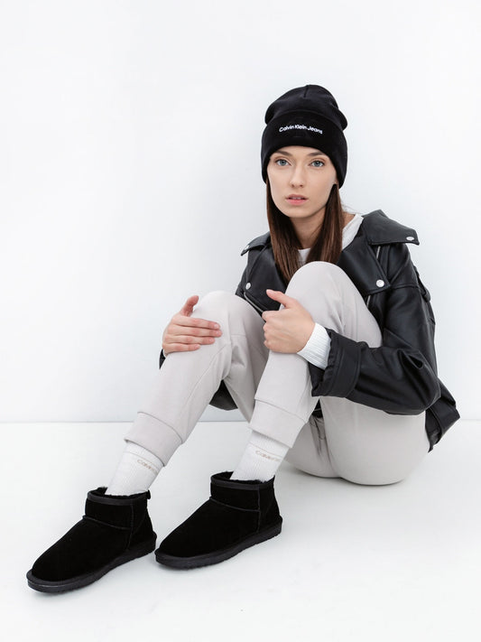 Women's leather boots with insulation