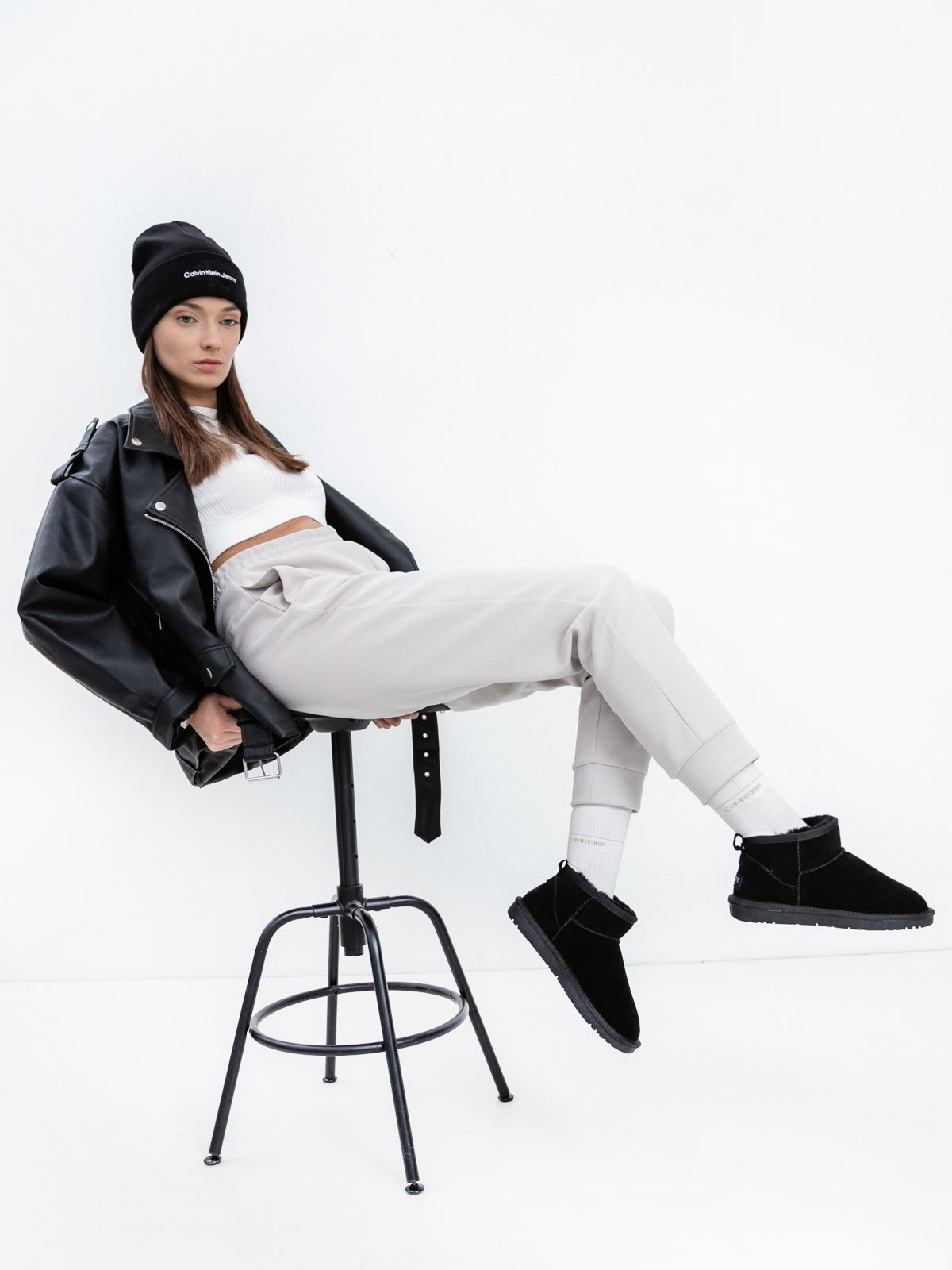 Women's leather boots with insulation