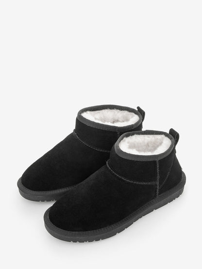 Women's leather boots with insulation